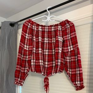 Hollister Off the shoulder Shirt